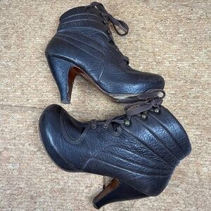Chie Mihara Black Leather Lace-Up Ankle Boots Heeled EU 40 US 9.5 Shoes